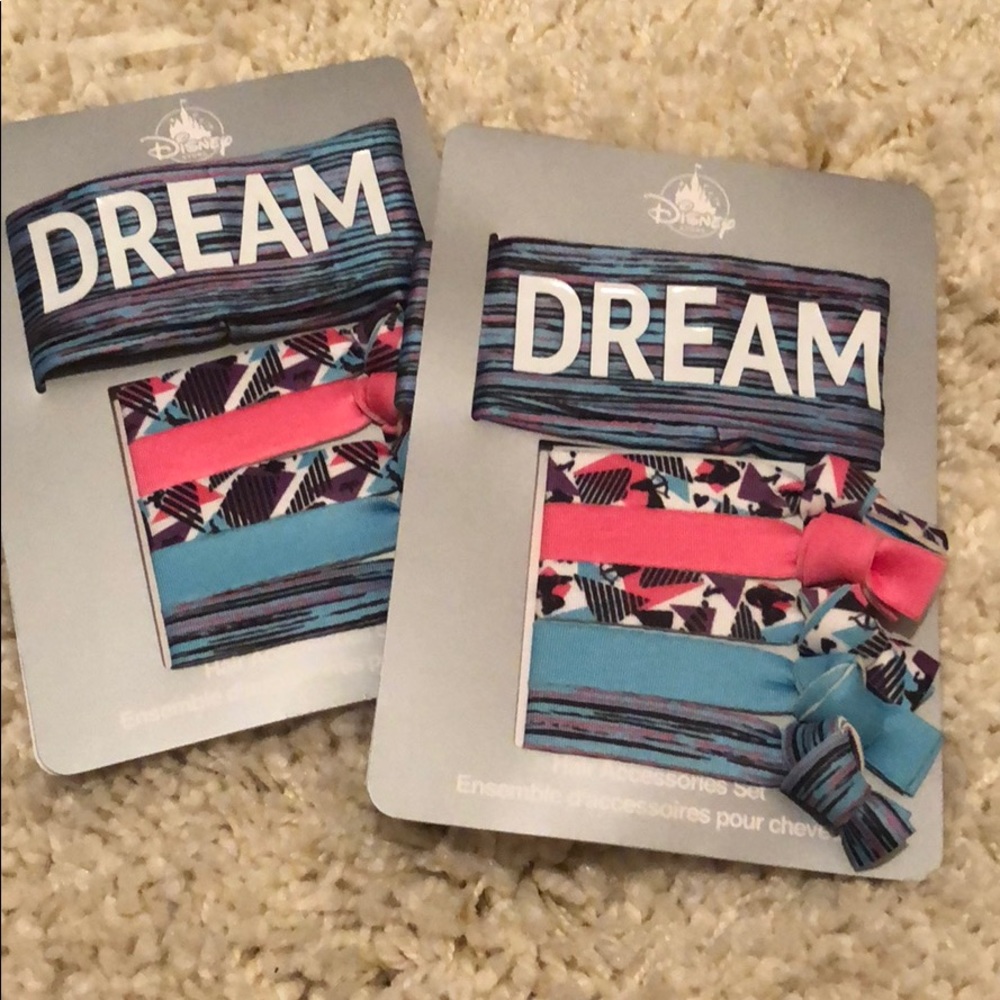 brand new Disney Hair accessories set